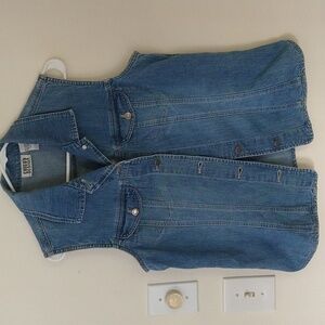 Chico's women's denim jean vest size 1 boho utility layer casual